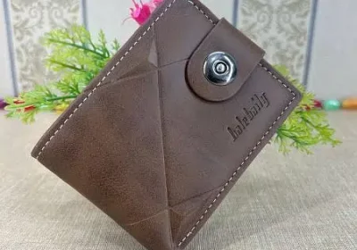 Men’s Leather Textured Bifold Wallet