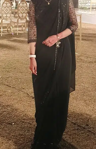 black saree