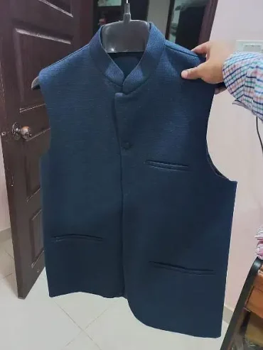 Diner’s Navy Blue West Coat Medium Size For Sale Condition Like New
