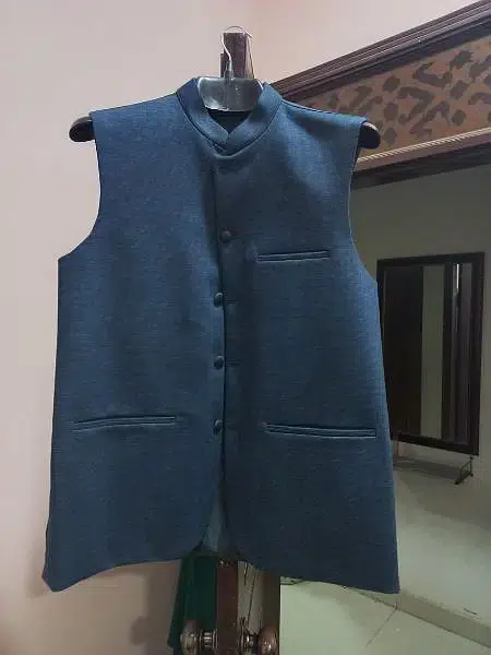 Diner’s Navy Blue West Coat Medium Size For Sale Condition Like New