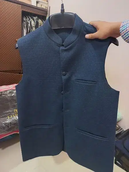 Diner’s Navy Blue West Coat Medium Size For Sale Condition Like New