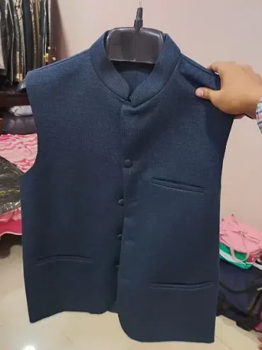 Diner’s Navy Blue West Coat Medium Size For Sale Condition Like New