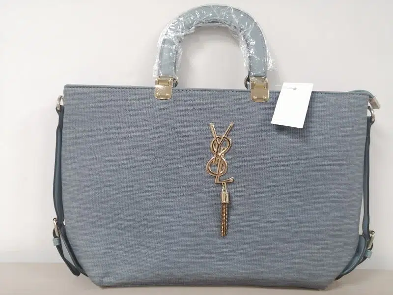Used as handbag as well as shoulder bag