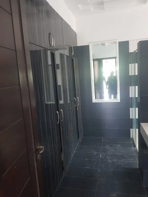 2 kanal corner house for rent for family or office in valencia town 100 feet road with 7 bedrooms