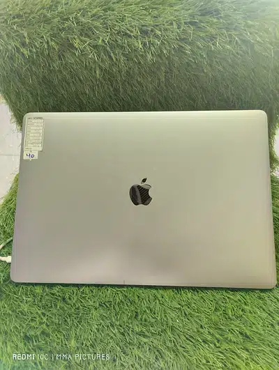 Macbook pro M2 8/512