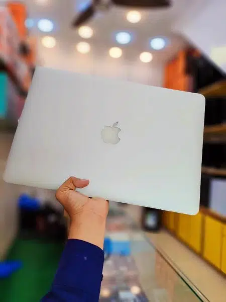 APPLE MACBOOK PRO 2015 15” INTEL CORE I7 QM, 16GB RAM, 512GB LAPTOP