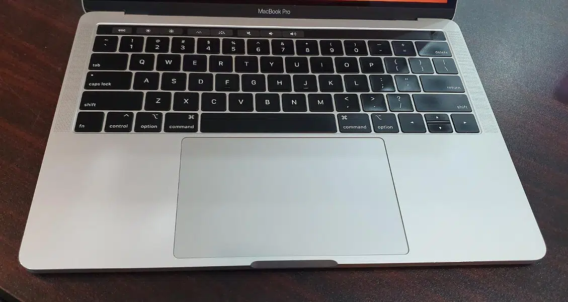 Macbook Pro 2019 13″ CTO core i7 16gb ram 2TB ssd
