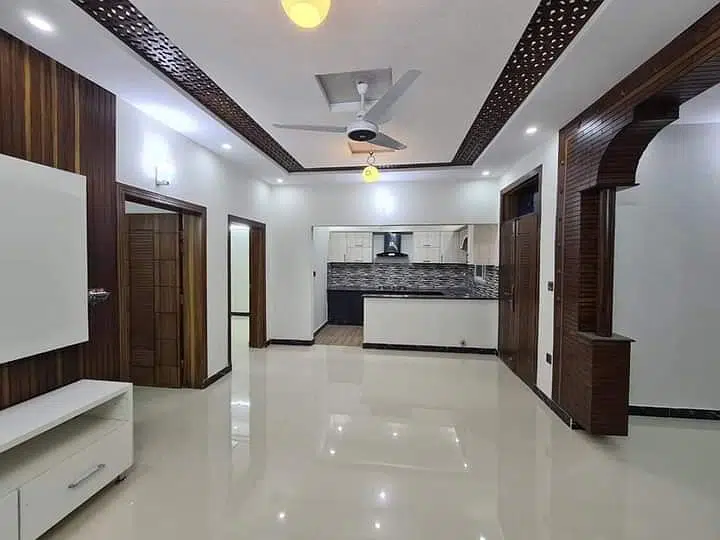 Mumtaz City 8 Marla house for rent