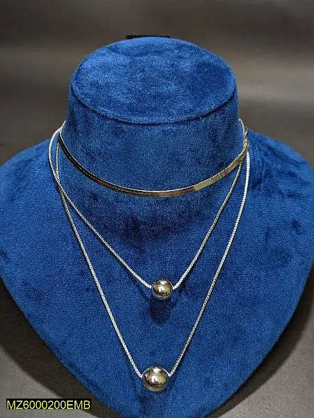 Three layered silver necklace