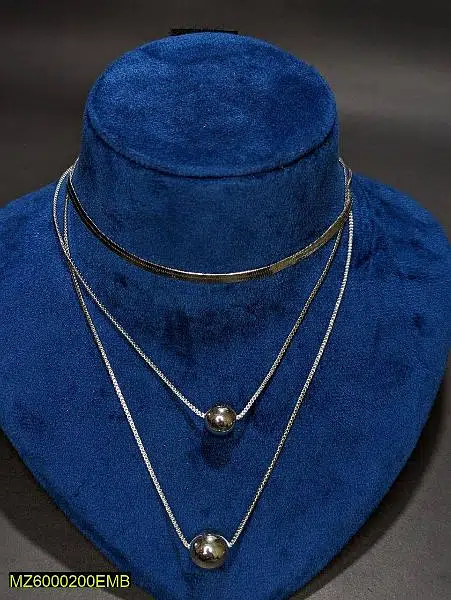Three layered silver necklace