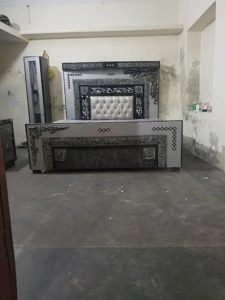 Complete king size bed set for sale