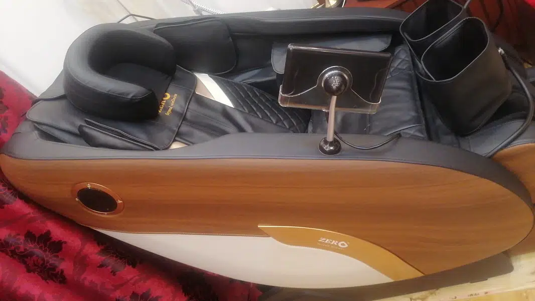 zero Chair / Massage Chair/ Parlour Chair /Full Body Massage Chair