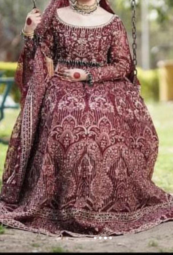 4 pieces bridal set by Batik Studio