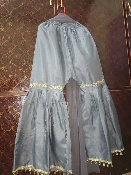 light grey shrara with stylish belt