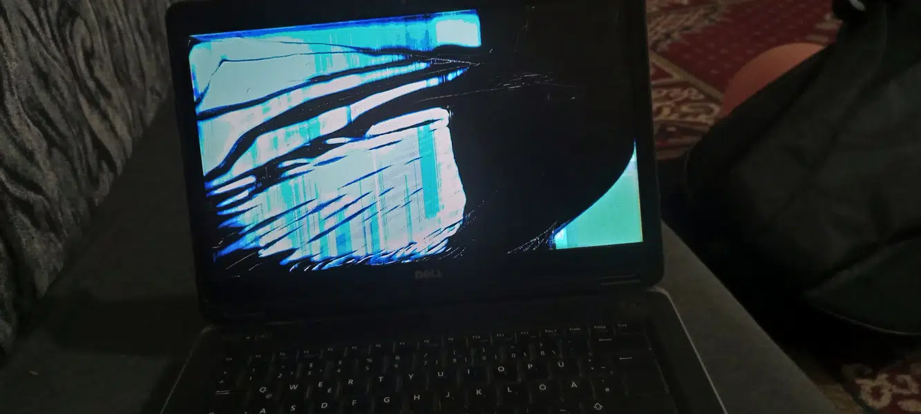 Dell Laptop latitude e6440 (screen broken)