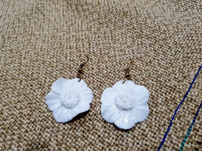 hand made earrings also can be made on order
