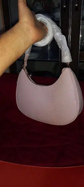 Shoulder strap. Crossbody strap Faux-leather shoulder bag