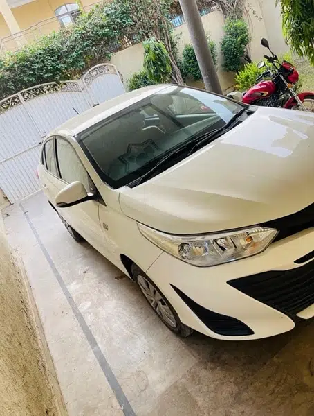 TOYOYA YARIS GLI 1.3 2022