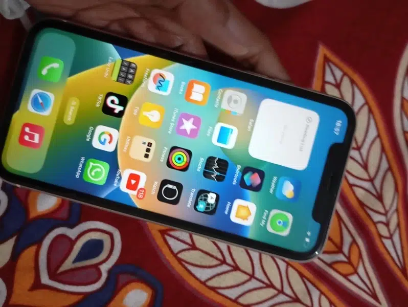 iphone 11 64GB NON PTA condition 10/10 model no A2221