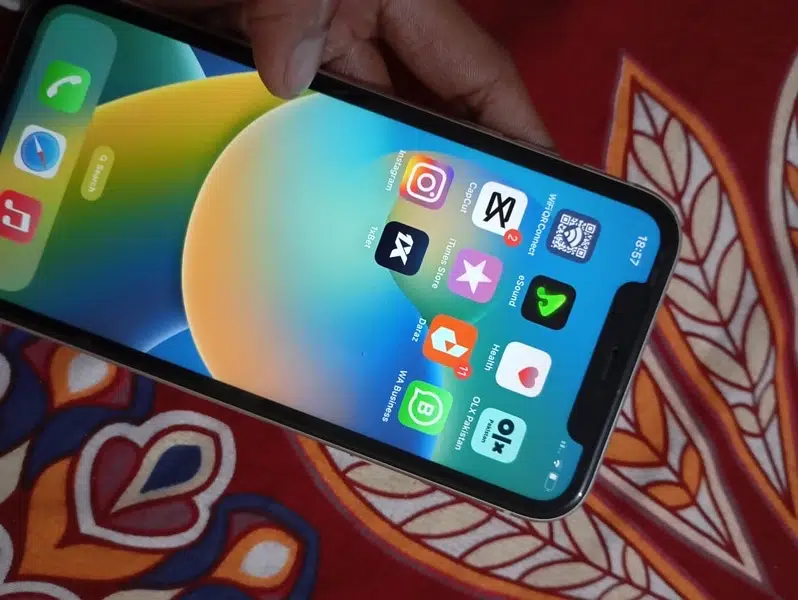 iphone 11 64GB NON PTA condition 10/10 model no A2221