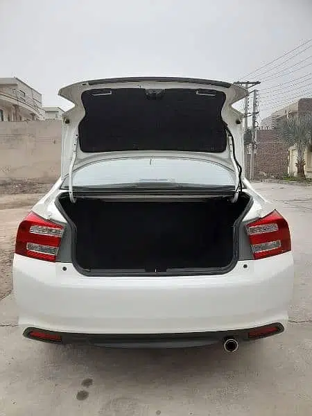 Honda city aspire prosmatic 1.3 automatic Model 2015