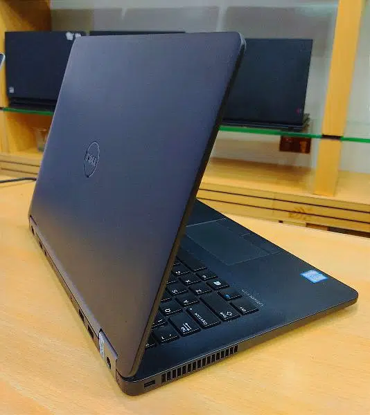 CORE i7 6th GEN – DELL LATITUDE 7270 – 16GB RAM – 512GB M2 CHIP