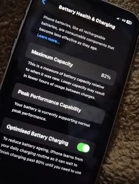 Iphone XR PTA _ 64 GB _ Water Pack