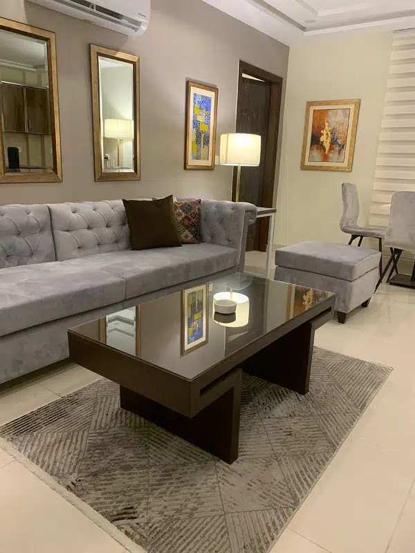 A Beautiful Luxury Apartments For Rent On Daily Bases Bahria Town Lahore(1&2 Bed Room)