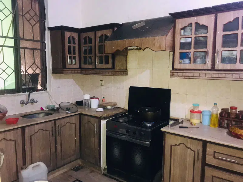 LOWER PORTION AVAILABLE FOR RENT IN RACHNA BLOCK