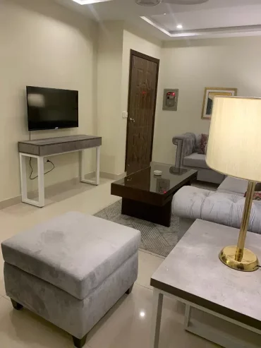 A Beautiful Luxury Apartments For Rent On Daily Bases Bahria Town Lahore(1&2 Bed Room)