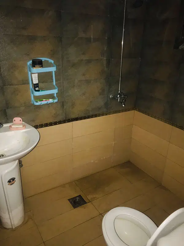 LOWER PORTION AVAILABLE FOR RENT IN RACHNA BLOCK