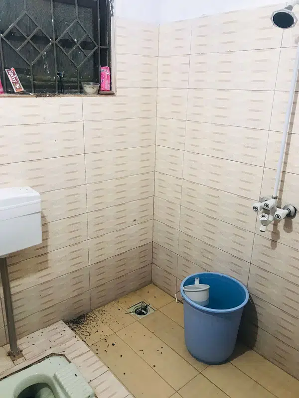 LOWER PORTION AVAILABLE FOR RENT IN RACHNA BLOCK