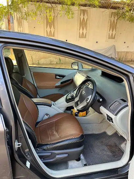 Toyota Prius G Touring Package