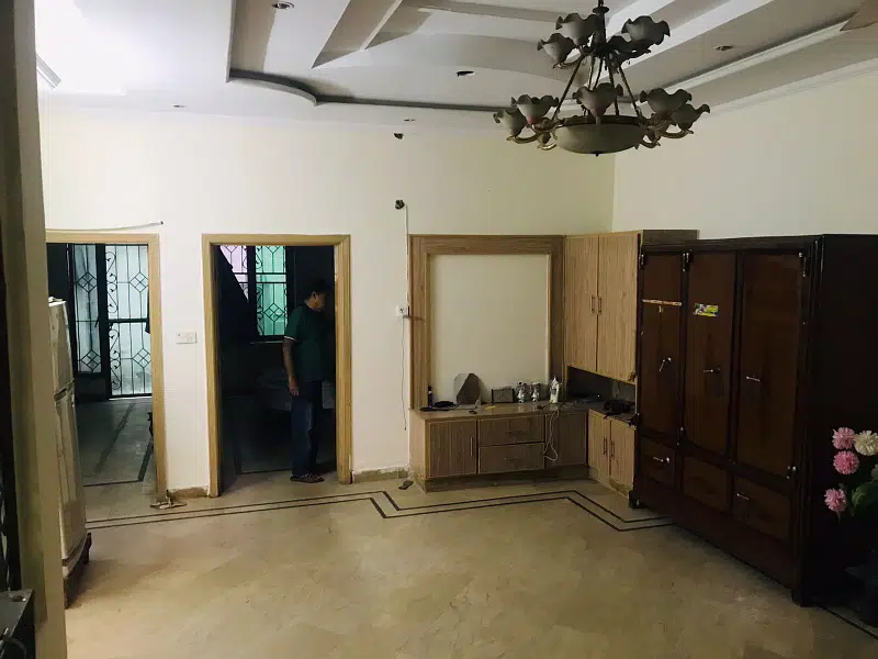 LOWER PORTION AVAILABLE FOR RENT IN RACHNA BLOCK