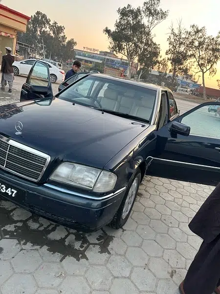 Mercedes C 180