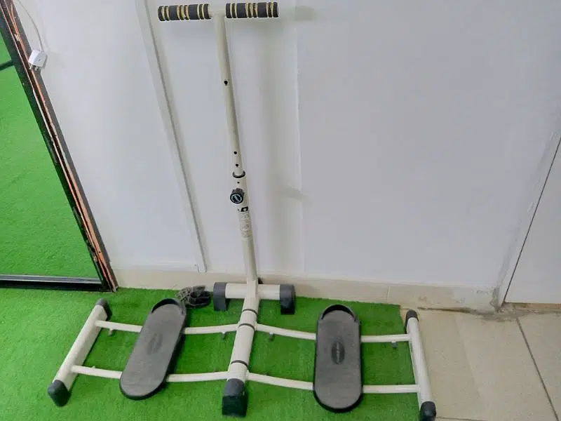 pack deck fly, lat pull down ,leg extension