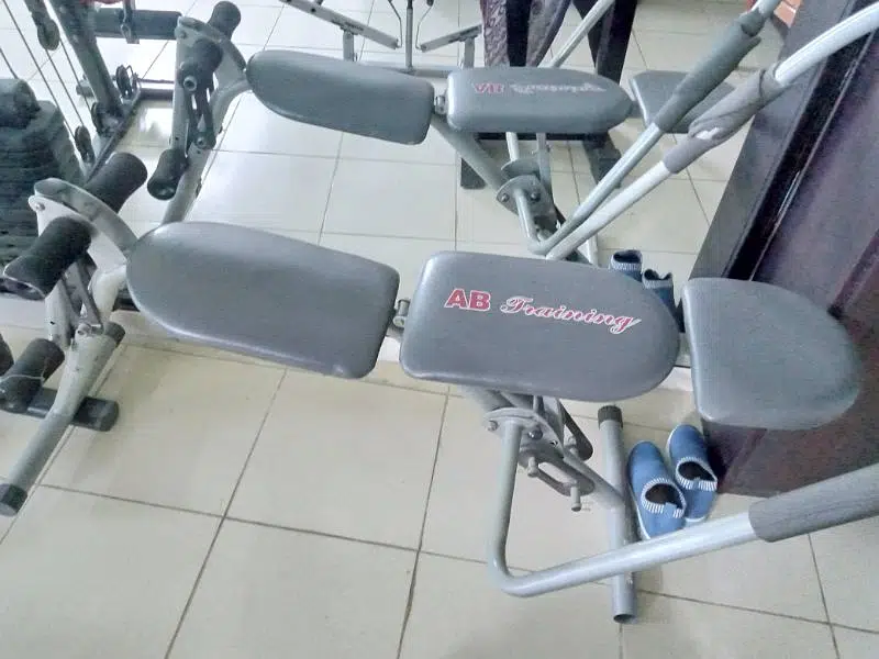 pack deck fly, lat pull down ,leg extension