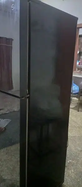 pel refrigerator midum size available in 8/10 condition