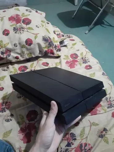 ps4 with two controller