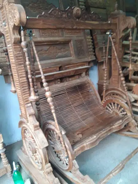 Chinioti jhoola available in different designs