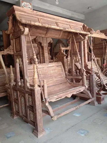 Chinioti jhoola available in different designs