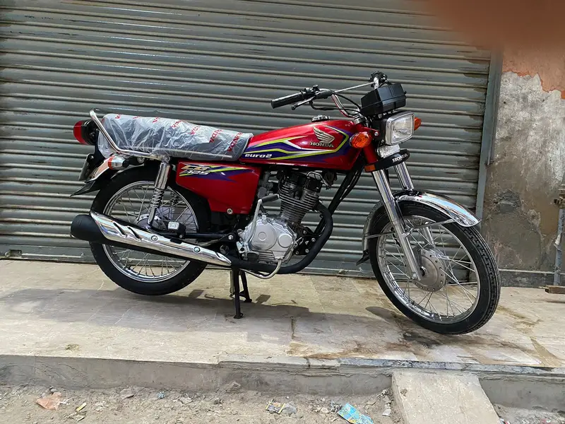 HONDA 125 BIKE RED COLOUR 2017 MODEL