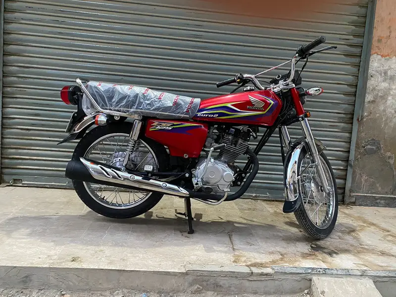 HONDA 125 BIKE RED COLOUR 2017 MODEL