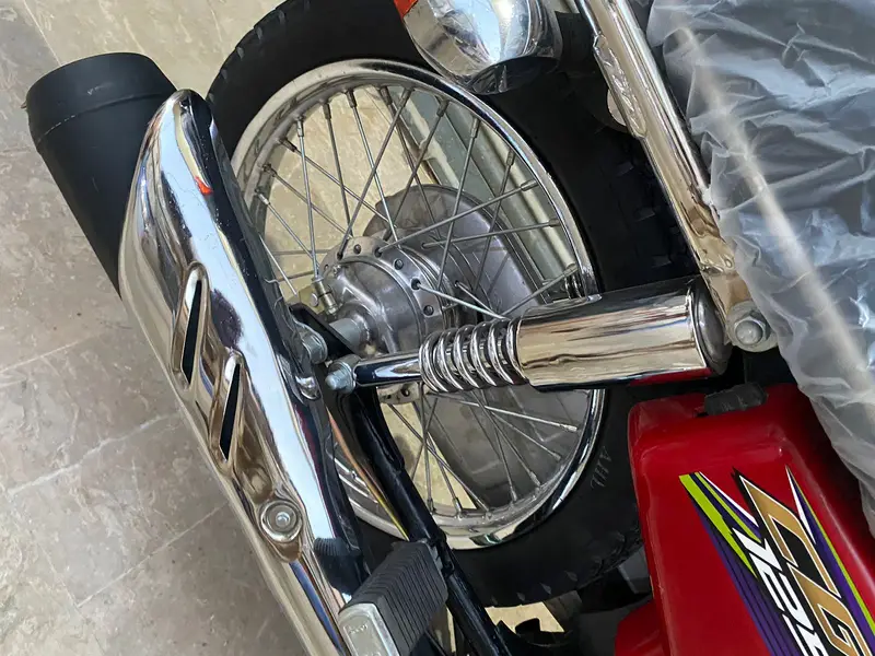 HONDA 125 BIKE RED COLOUR 2017 MODEL