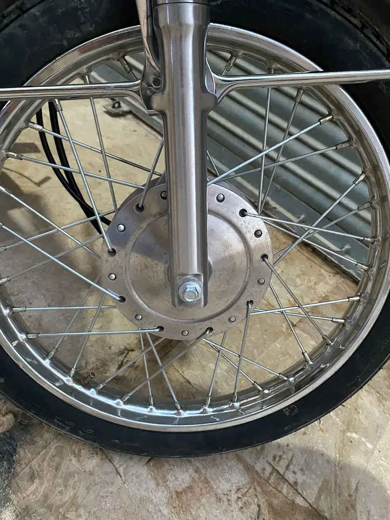 HONDA 125 BIKE RED COLOUR 2017 MODEL